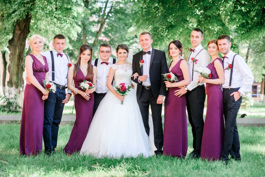 13 Must-Do Wedding Party Photos for 2024 (+ Pro Tips!)