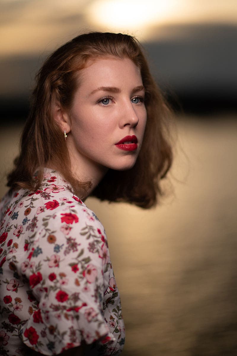 Profoto B10