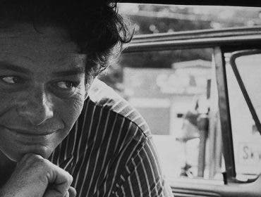 Portrait of Garry Winogrand. Photograph by Judy Teller. Courtesy of Greenwich Entertainment