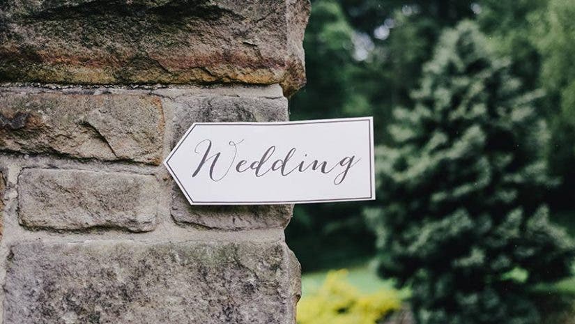 wedding sign wedding filmmaker tips