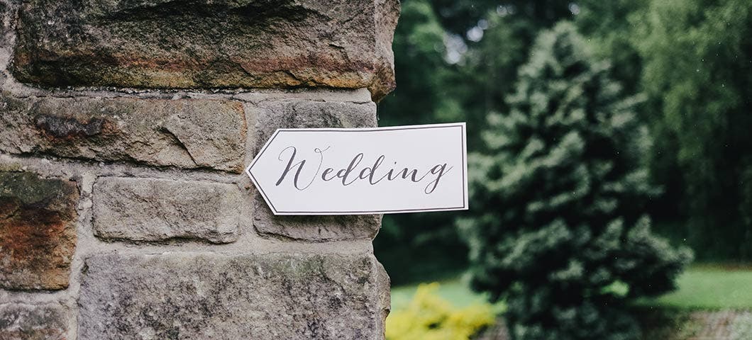 wedding sign wedding filmmaker tips