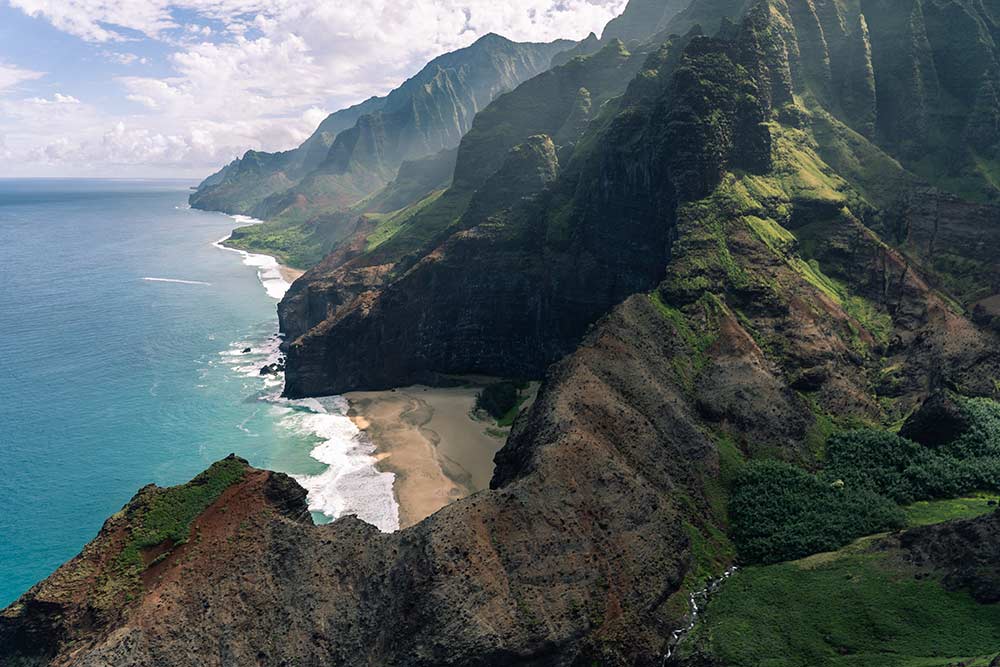 Photo by Pascal Debrunner on Unsplash kauai