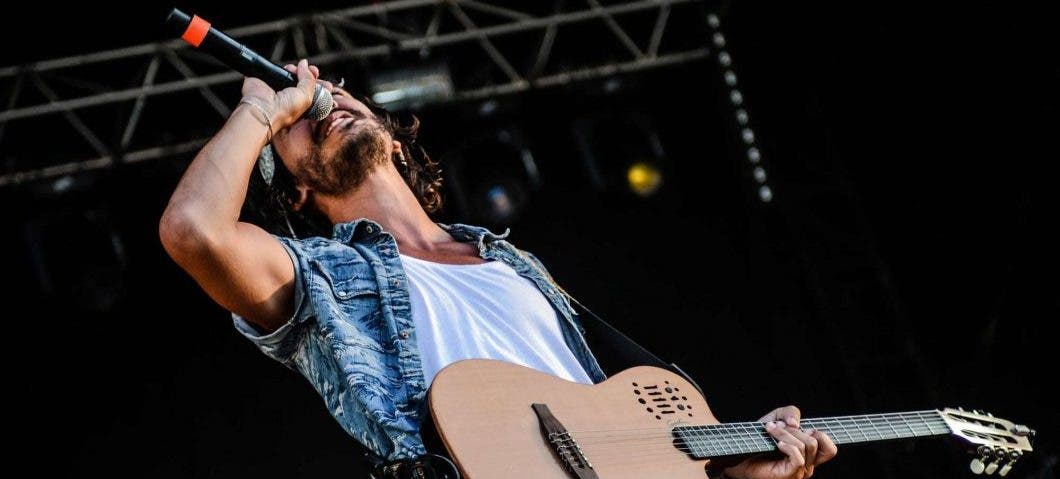 How to Choose a Wireless Microphone System