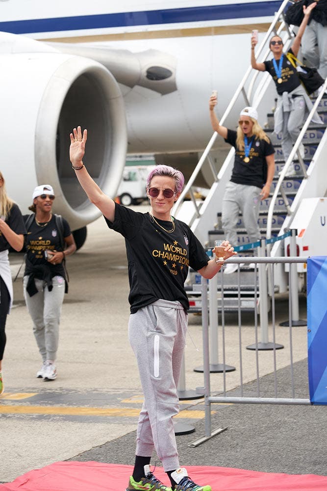uswnt arrival newark airport fifa world cup