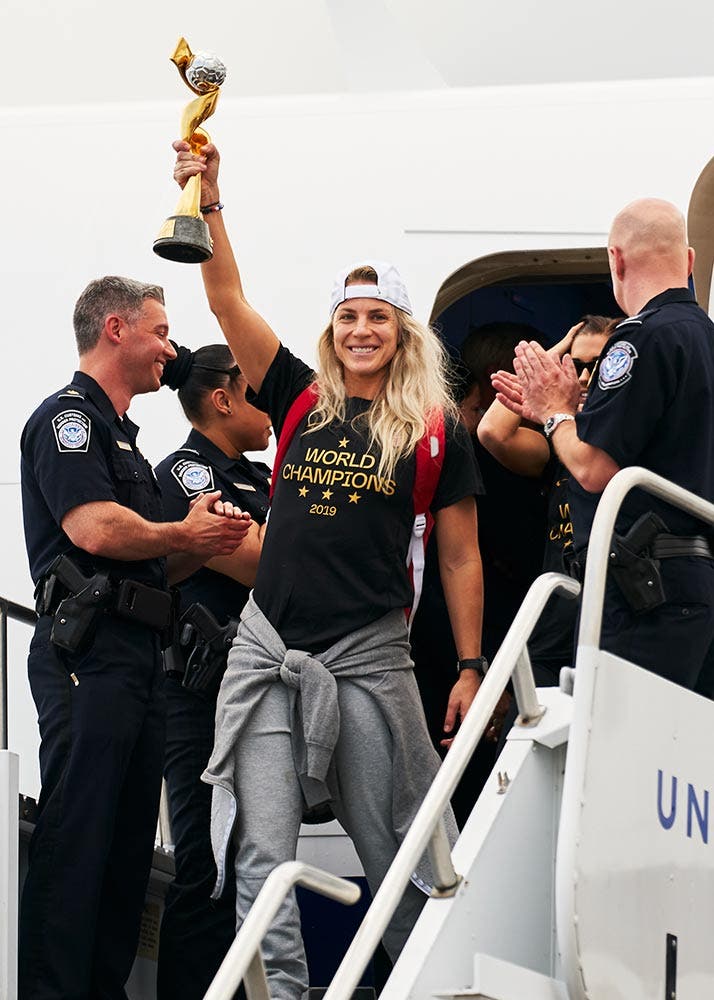 uswnt arrival newark airport fifa world cup