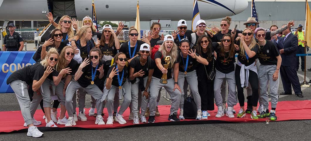 uswnt arrival newark airport fifa world cup