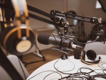 microphone podcasting