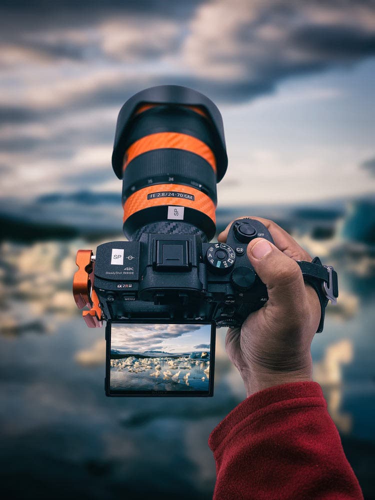 The Best Mirrorless Cameras for Professionals in 2024 - 42West