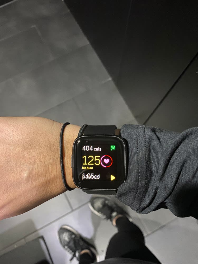 Fitbit versa 2 - Wearables