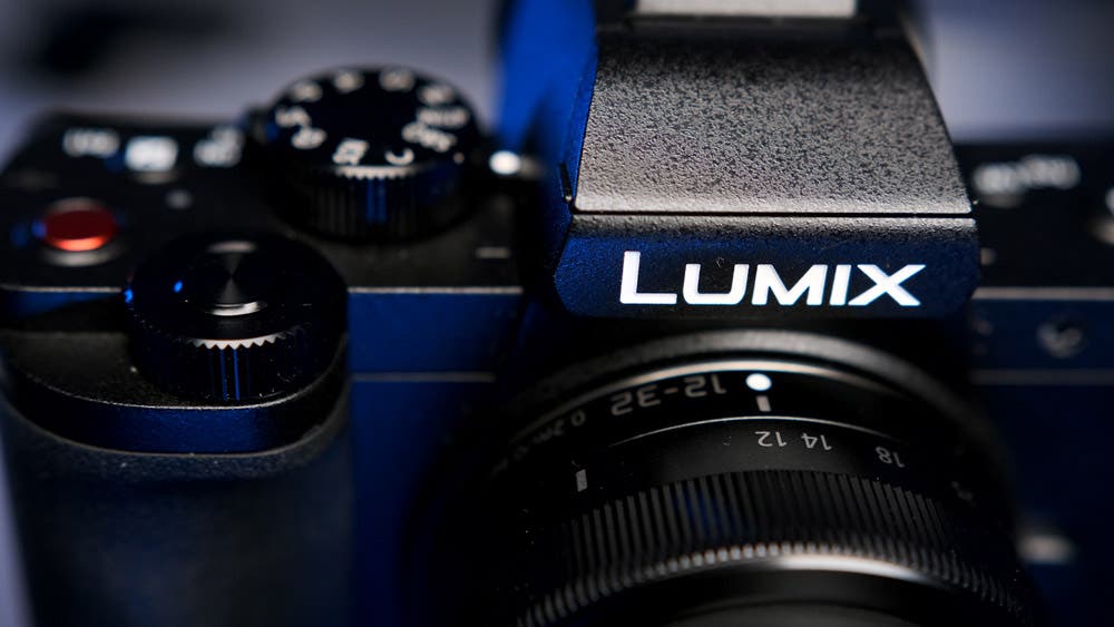 Panasonic LUMIX G100