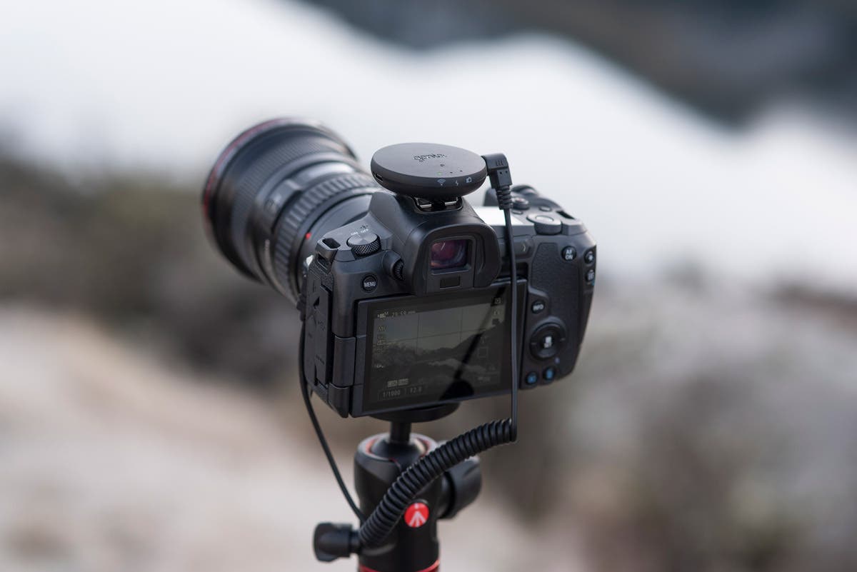 Syrp Genie Micro on camera