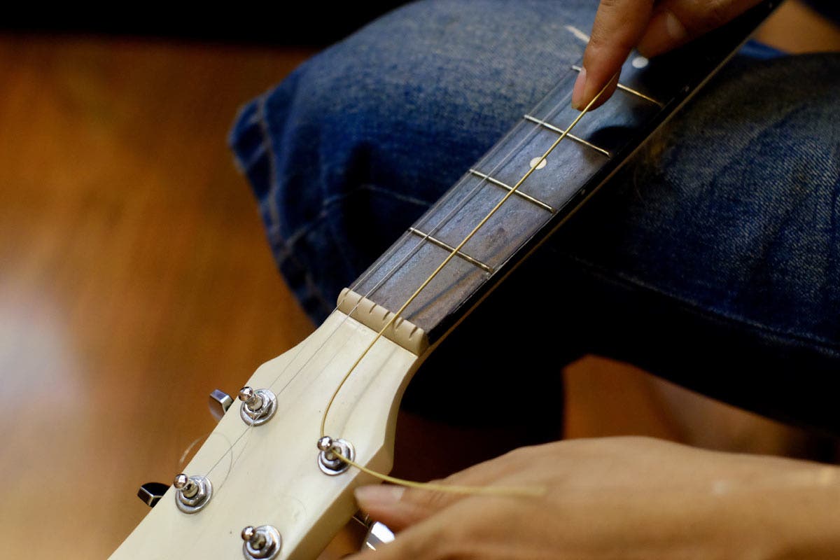 How To Change Guitar Strings