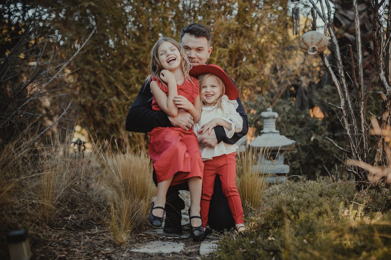 17 Best Family Photo Poses for Your Next Session