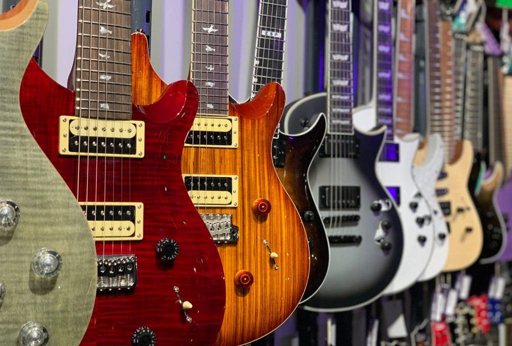 The 8 Best Electric Guitars for Beginners 42West, Adorama