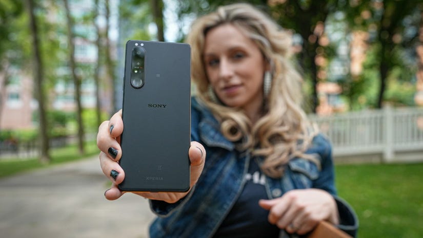 cada Rechazar tumor Sony Xperia 1 III 4K Smartphone: Hands-On Review with Crissibeth Cooper -  42 West, the Adorama Learning Center