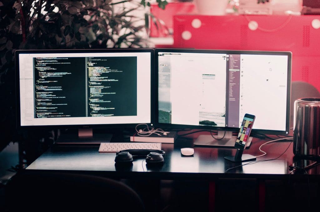 connecting two lcd monitors one pc price
