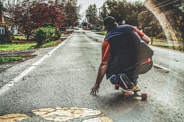 Longboard vs cruiser - which is right for you?