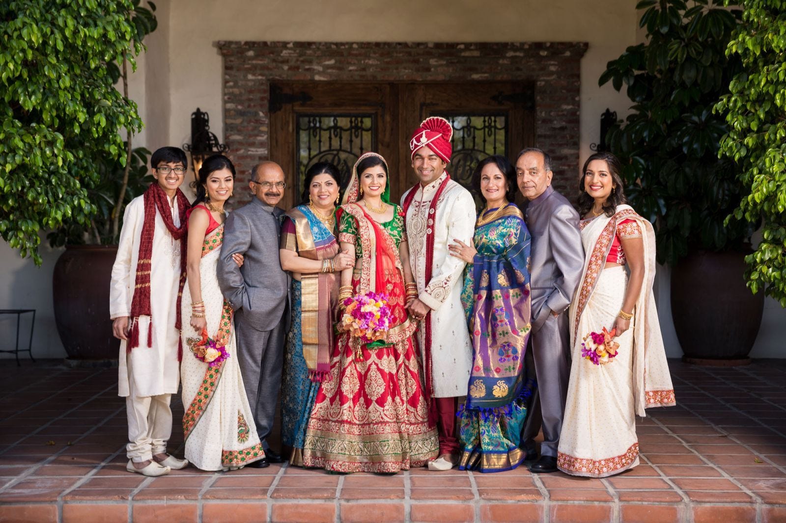 Indian Wedding Family Photos And Poses That You Must Bookmark  K4 Fashion