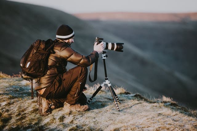 What are the differences between a camera’s light meter and an incident light meter? - 42West, Adorama