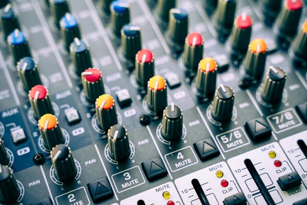The Beginner's Guide to Mixing Music 42West, Adorama