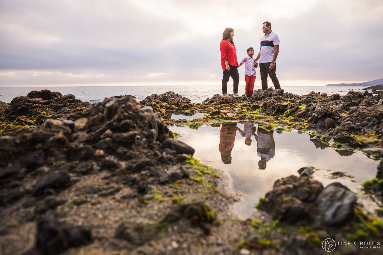 reflection of family beach pictures