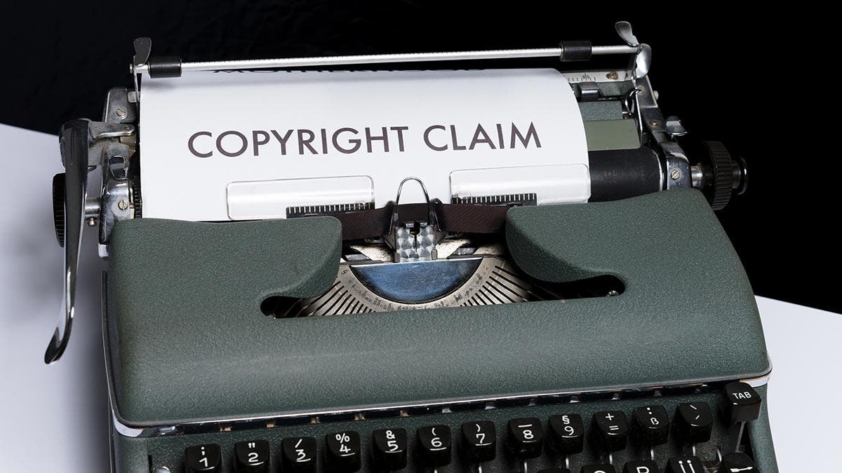 how to copyright an image