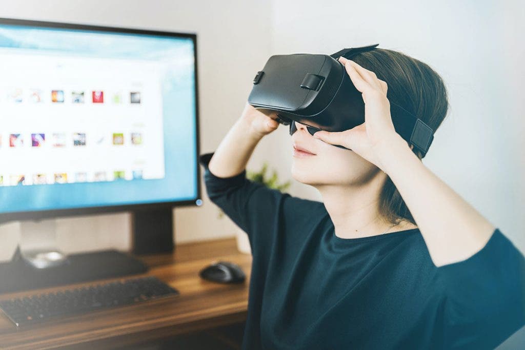 virtual reality headset