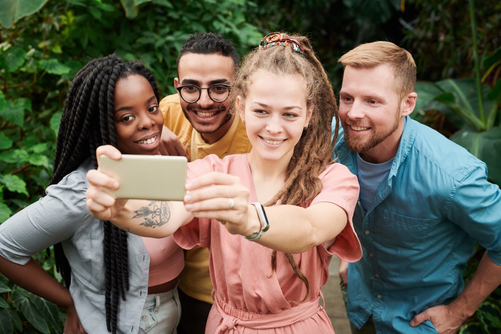 How To Take A Good Selfie In 6 Tips 42 West The Adorama Learning Center