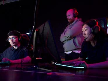 esports team tournament with students and teacher how to grow your esports club