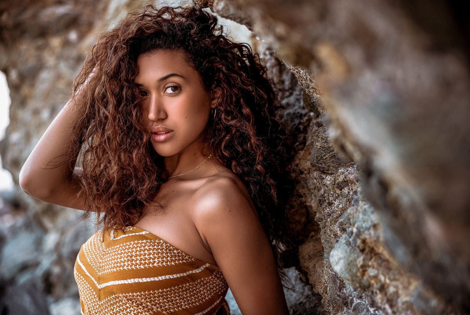 shallow depth of field feature pose on beach