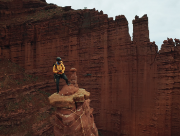 travel tripod under 100