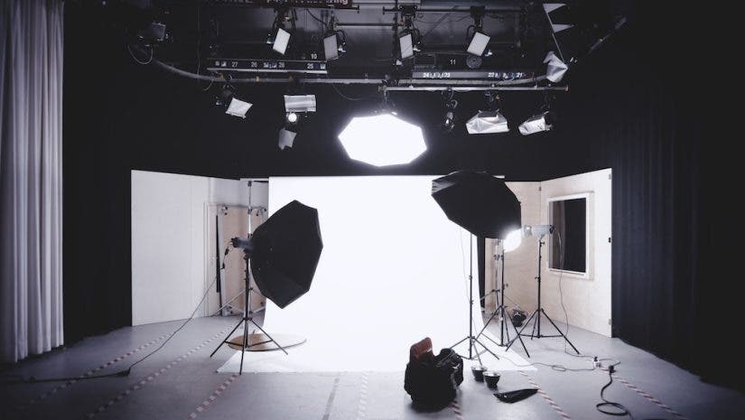 A Guide to Using Reflectors and Diffusers in Photography - 42West