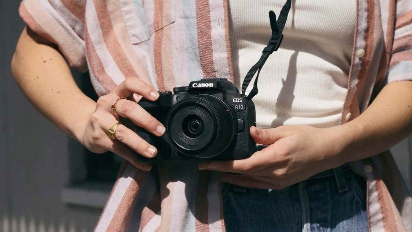 canon EOS R10 camera