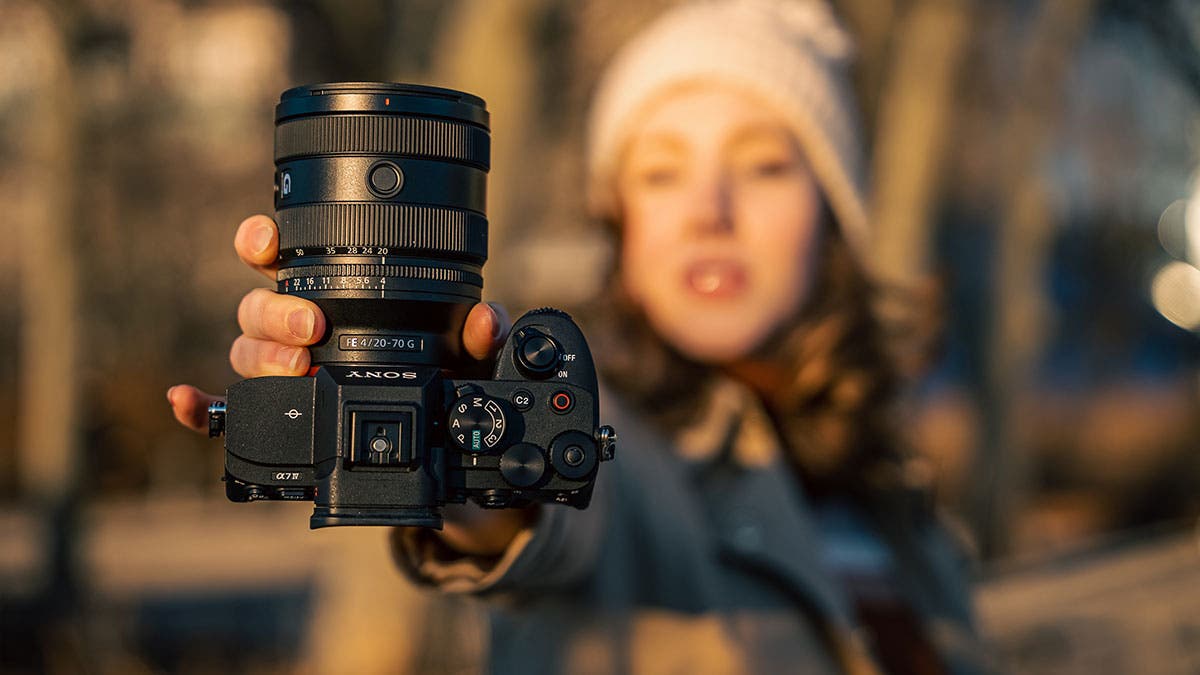 Sony 20-70mm f4 g zoom lens