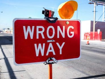 Red sign - wrong way