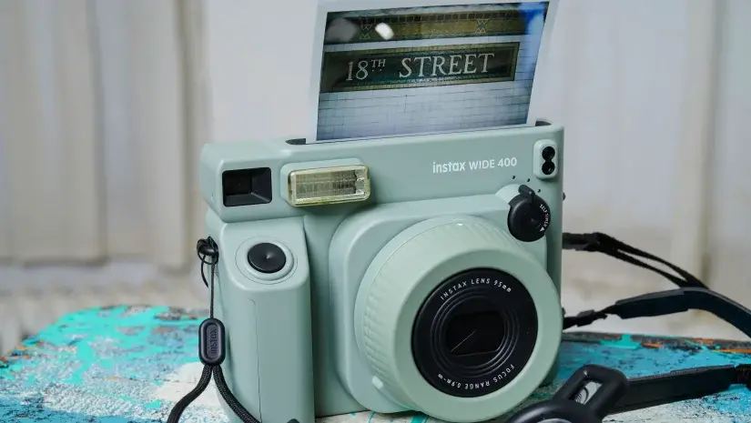 FujiFilm Instax Wide 400