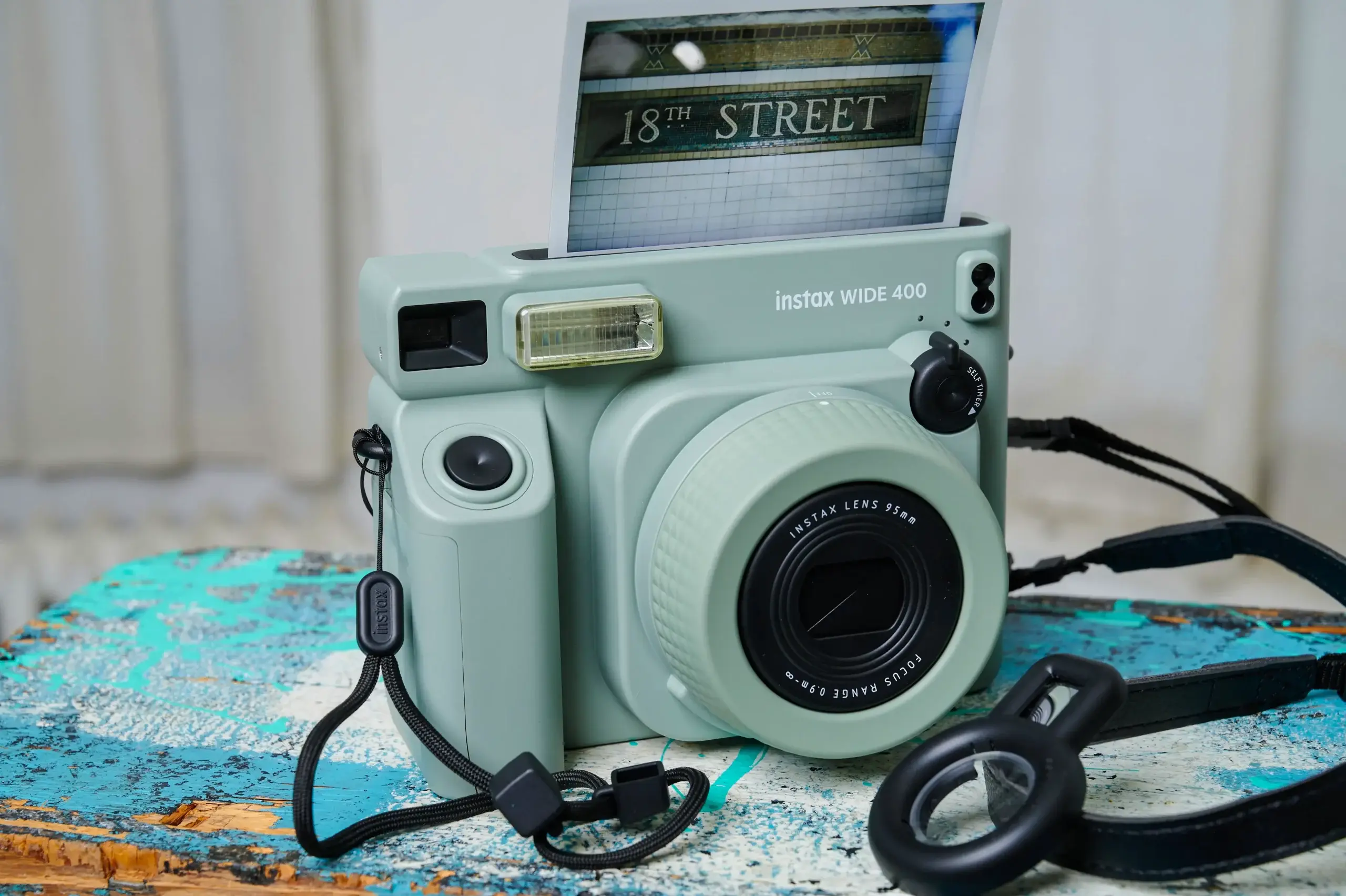 FujiFilm Instax Wide 400