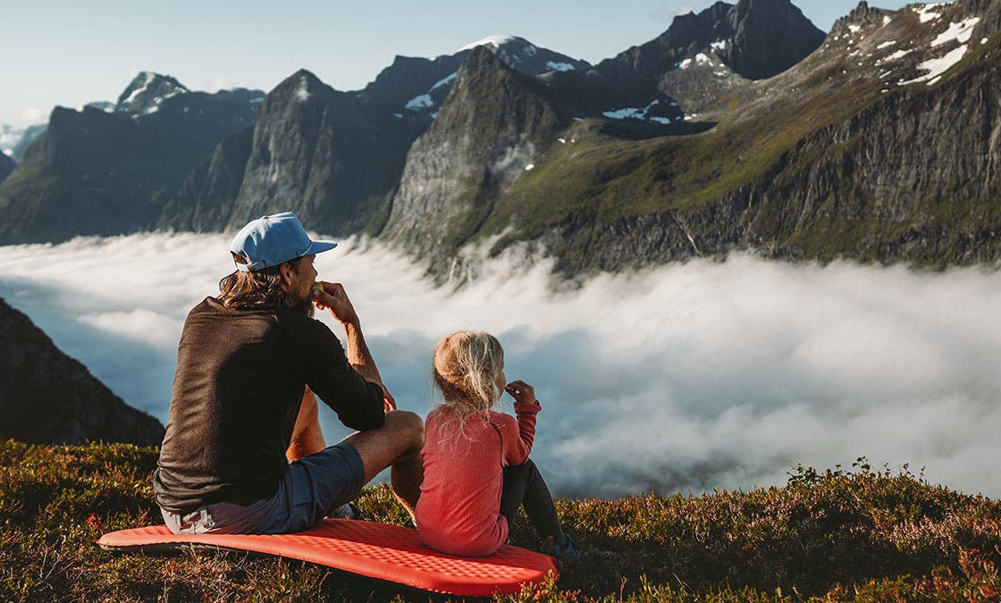 AdobeStock_gifts_for_dad_traveling