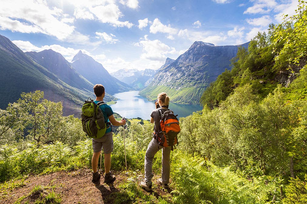 summer-hike-adobe-stock