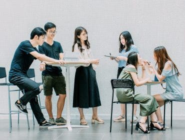 Students talking about student discounts