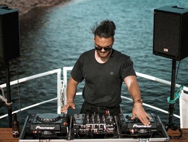 a photo of one of the best standalone DJ systems