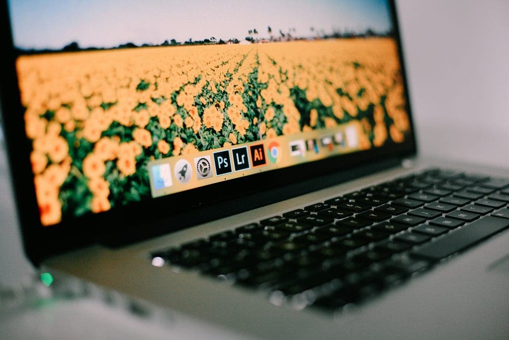 a laptop gift idea for siblings