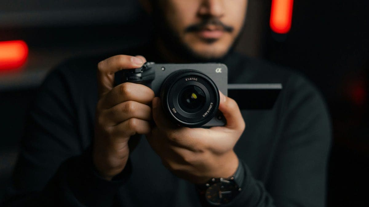 featured image for an article about a gift guide for sony alpha camera users