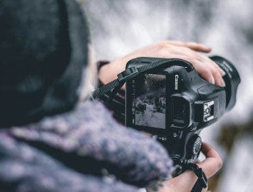 photographer whose an expert on camera protection in the winter