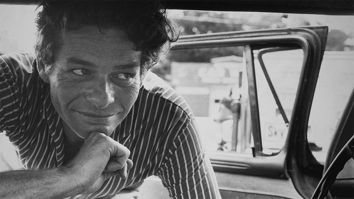 Portrait of Garry Winogrand by Judith Teller