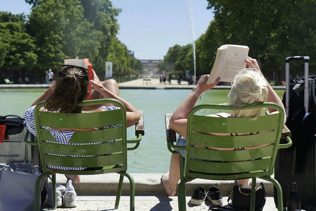 spring photography in paris