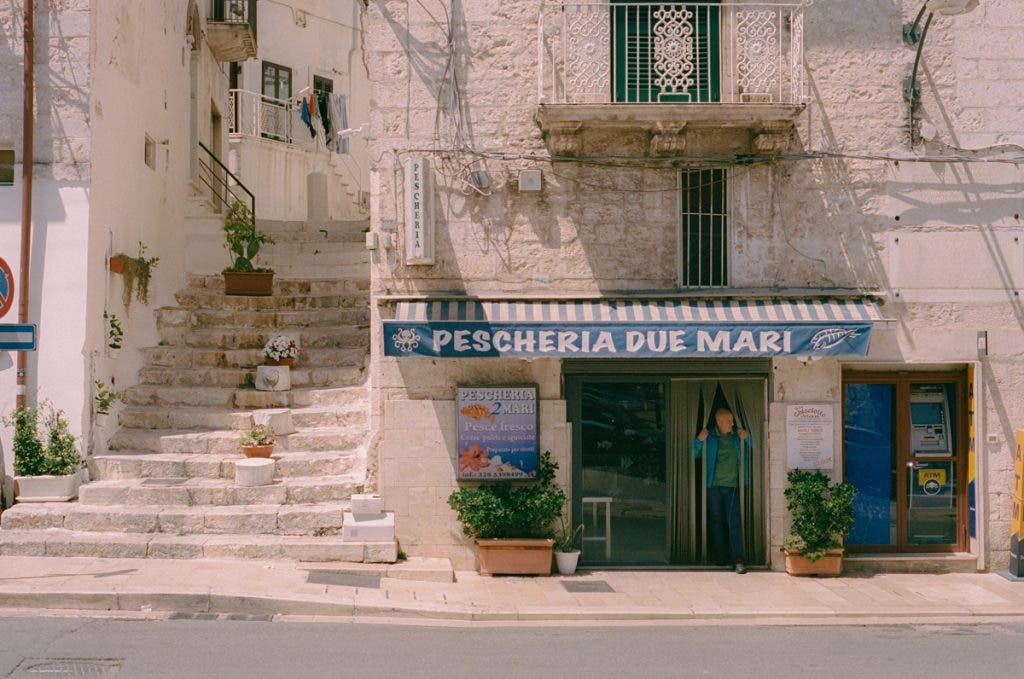 Lessons learned from traveling with my camera - Photo by Max Kent