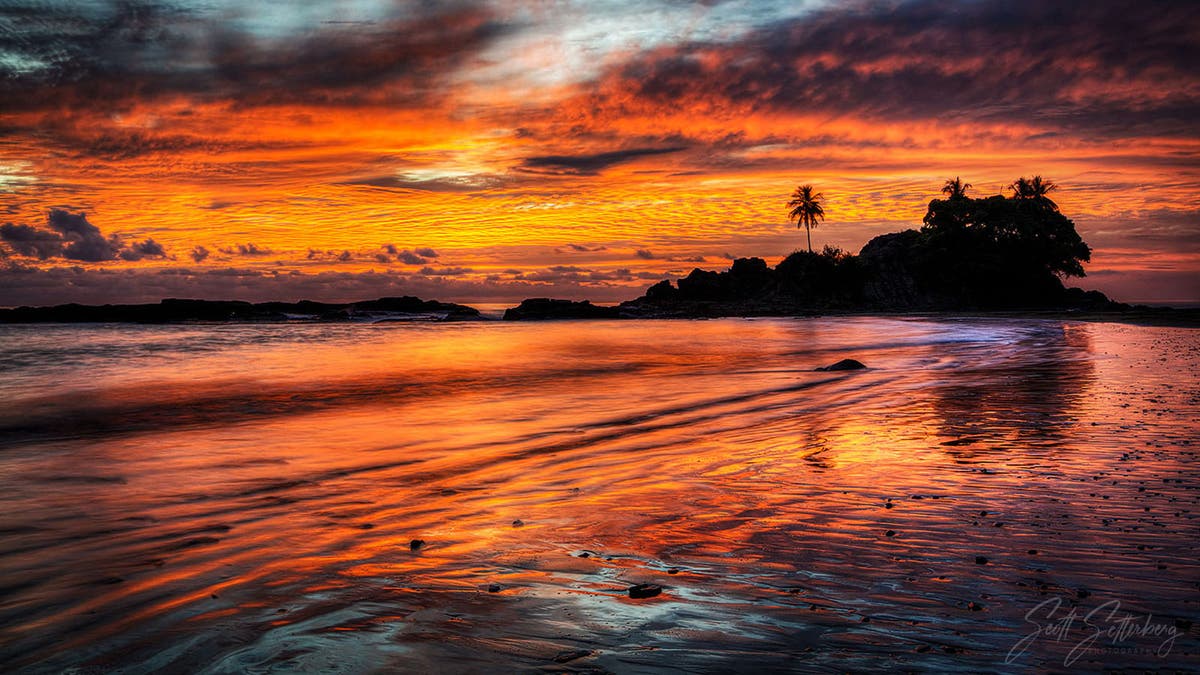 Playa Dominicalito, Costa Rica