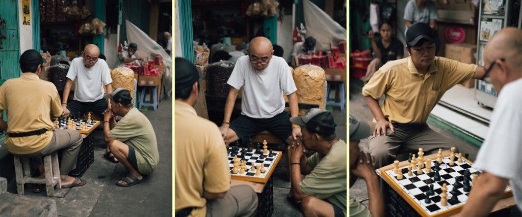 Street Photography using a 50mm: An intense game of chess that legend says is still ongoing