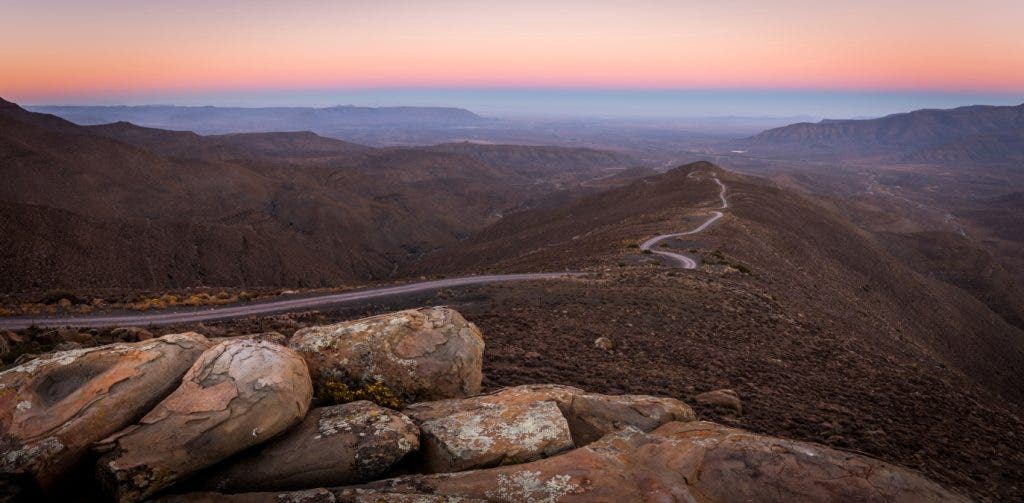 Ouberg Pass into Tankwa Karoo scaled